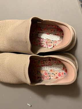 Skechers Slip-On Knit Moccasins in Light Pink and Beige